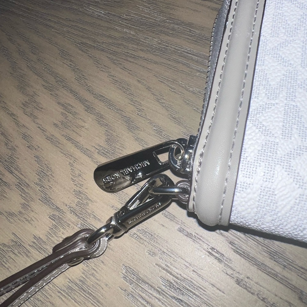 New Without Tags Michael Kors Wallet - image 5